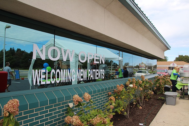 new patients welcome window sign