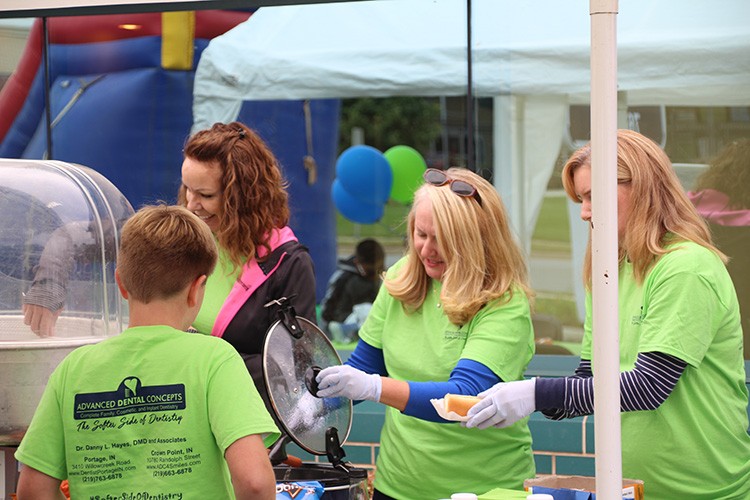 team serving food