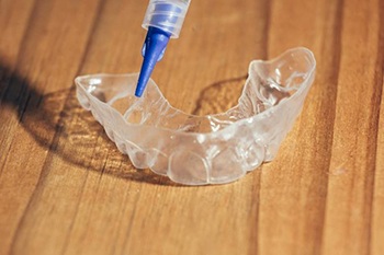 A take-home whitening tray